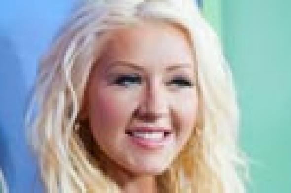 صورة: كريستينا أجيوليرا تُسمع جنينها أحدث أغانيها!