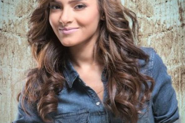 اسمع : " كارمن سليمان " تطرح أغنيتها الخليجية الجديدة ( سلام )