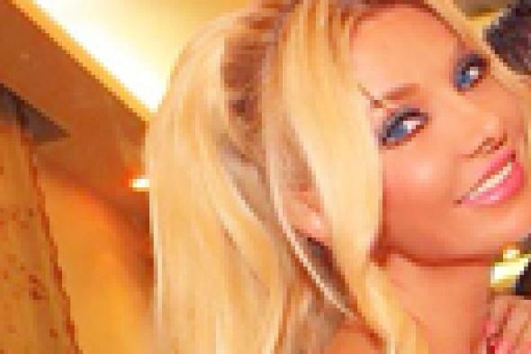 بالفيديو: ميريام كلينك تتدرب على إطلاق الرصاص لمواجهة "داعش"؟