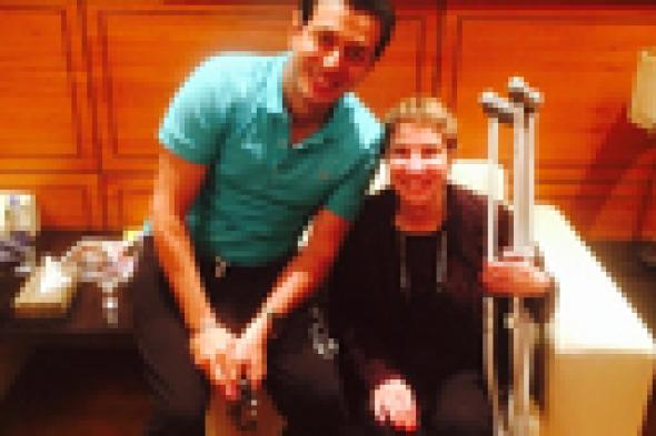 صورة: مصطفى شعبان يواسي هالة سرحان بعد الكسر!