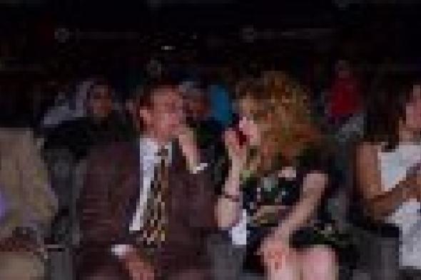 بالصور: تكريم نيللي ومحمد صبحي في ختام مهرجان "آفاق مسرحية"