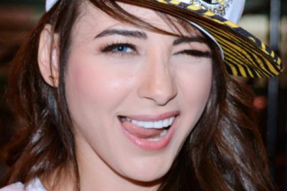 بالفيديو: ساندي تدعو السيسي لـ"تحدي الثلج"