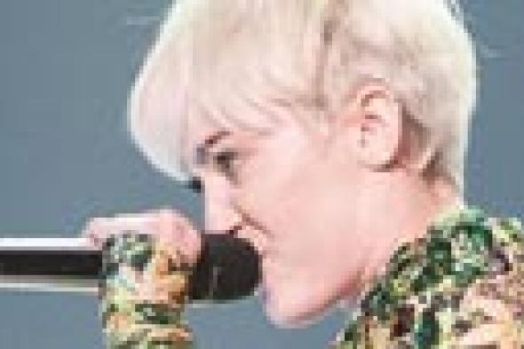 مايلي سايرس ممنوعة من الغناء في "الدومينيكان"