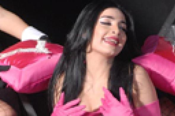 بالفيديو: ماريا تنافس إثارة مايا دياب في "تحدي الثلج".. وتتحدي كيم كارداشيان