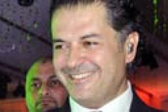 صورة: راغب علامة بالأبيض والأسود على غلاف ألبومه "حبيب ضحكاتي"