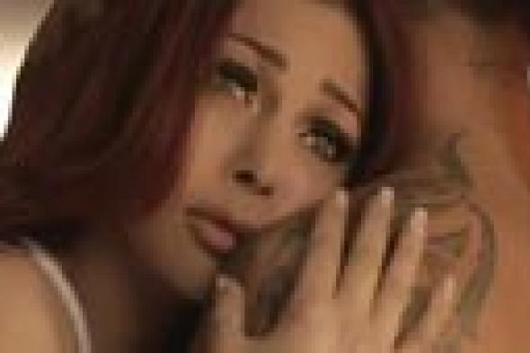 بالفيديو: هيفاء وهبي تروّج لحبها لصديق جينيفر لوبيز السابق.. وتحذف صورتها بالمايوه