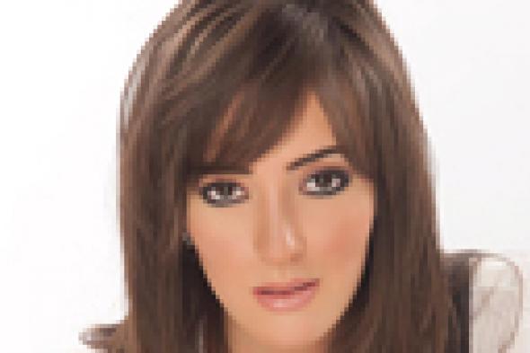 بالفيديو: سناء يوسف ترد على منتحل شخصيتها على Facebook