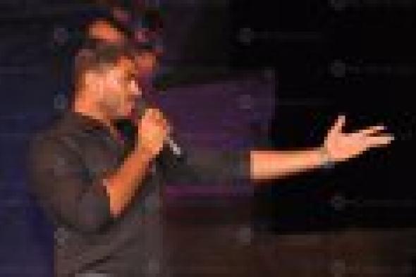 بالصور: خالد سليم يُحيى حفل "مهرجان القلعة" في حضور والدته