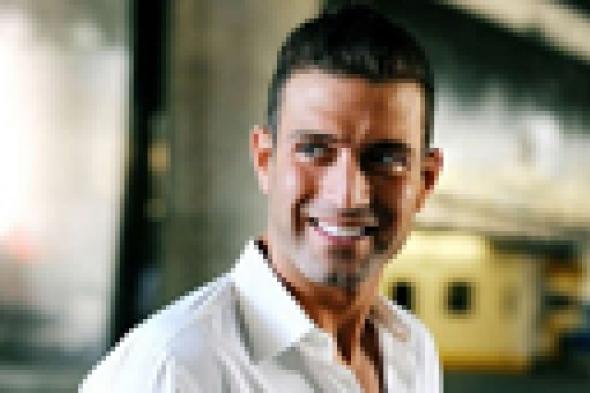 حفيد عمر الشريف: محظوظ بعائلتي المتقبلة لميولي الجنسية عكس باقي العرب