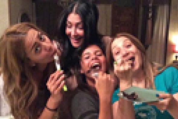 بالصور: هكذا احتفلت غادة عبد الرازق بعيد ميلاد ابنتها "روتانا"