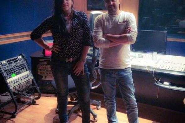 بالصور: مروة نصر تحتفل بانتهائها من تسجيل "أحسن حالاتي"