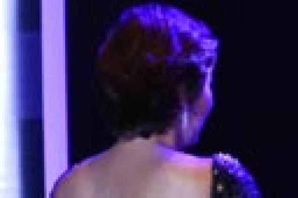 بالصور: فستاني نادية الجندي ولقاء الخميسي يثيران سخرية مواقع التواصل الاجتماعي