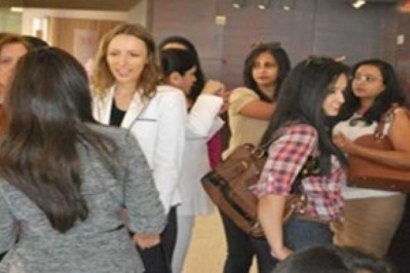 21% يعتقدون أن النساء أفضل المفاوضين على زيادات الرواتب والترقيات.