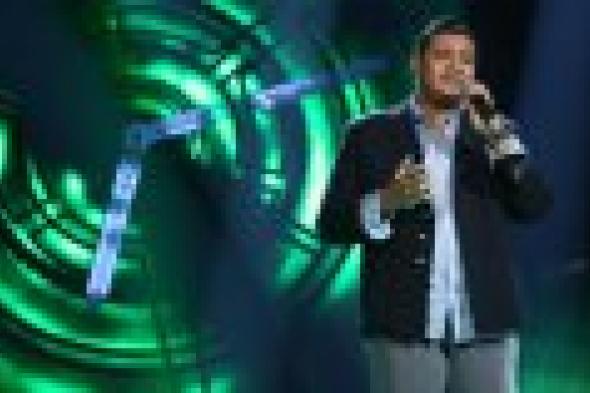 بالفيديو: متسابق مصري يدفع أحلام لمغادرة منصة التحكيم بـ"أراب أيدول"!