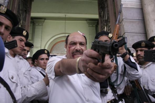 خالد صالح.. سوابق سارق الكاميرا المتمرس