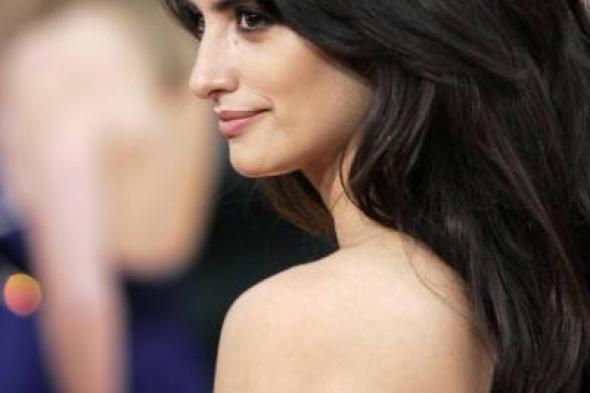 بينلوبي كروز: في الأربعين بكامل مشمشها*