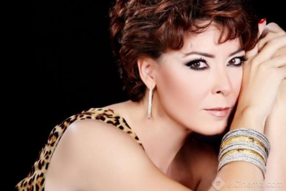 ترشيح أنوشكا للمشاركة في "ذهاب وعودة" مع أحمد السقا