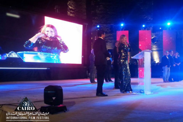 حسين فهمي يتغيب عن حفل افتتاح "القاهرة السينمائي" وليلى علوي تقدم جائزة بدلًا عنه