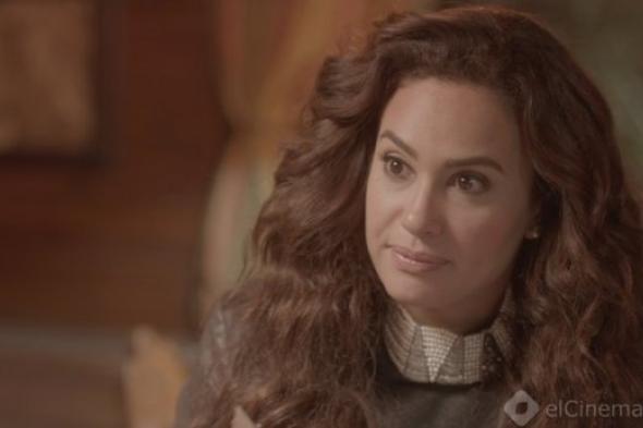 هند صبرى تتضامن مع خالد أبو النجا رغم مخالفتها لرأيه