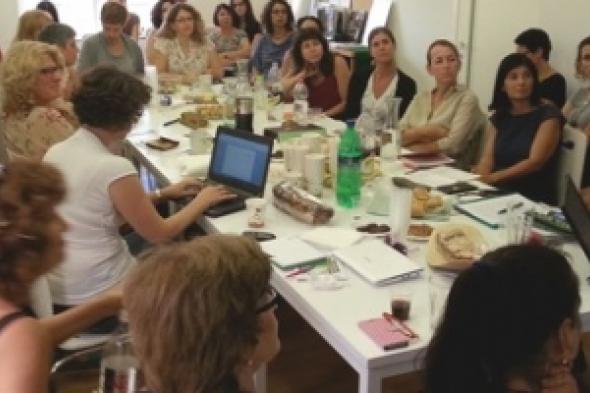 حركة سلام إسرائيلية تطالب بحضور نسائي إلى طاولة المفاوضات