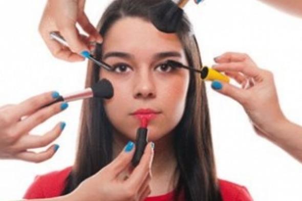 حَقن نساء بمواد محظورة وسامة في صالونات التجميل