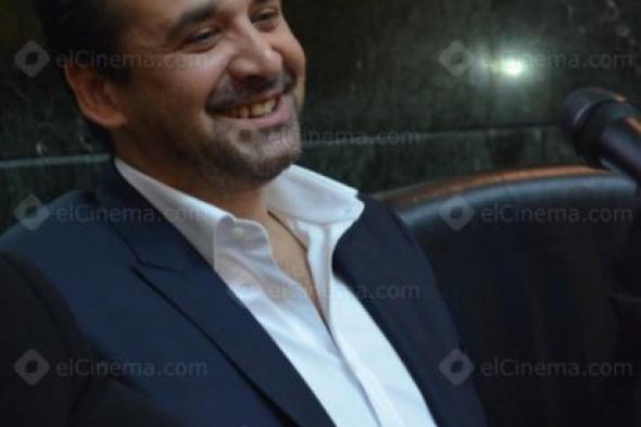 كريم عبد العزيز بشخصية الحارس الخاص في "وش تاني"