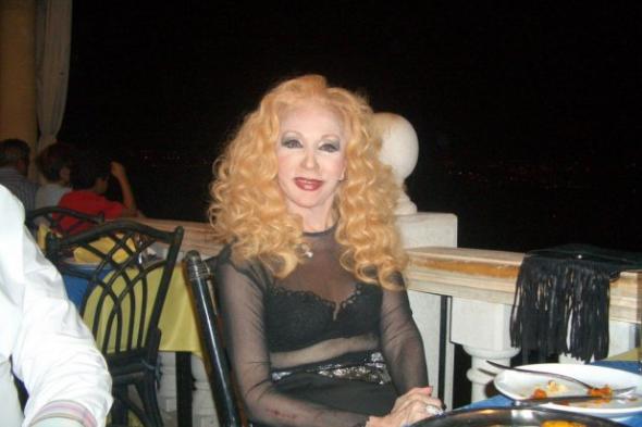 بالفيديو.. لبنان تودع "صباح" بالدبكة