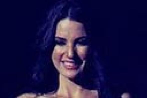 بالصور- درة تتألق بـ "الذهبي" في مهرجان قرطاج السينمائي الـ 25