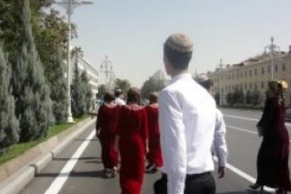 " الزوجات الثانيات " المدانات بالدعارة يُمضين العقوبات في سجن طاش اوغوز للنساء في تركمانستان