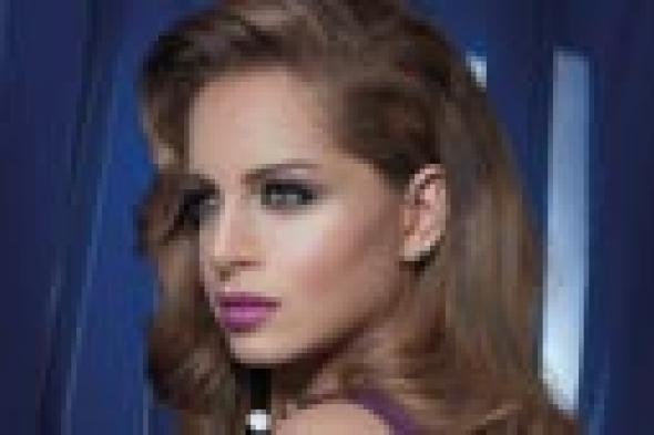 آمال ماهر تطرح "أيام متتعوضش" في الكريسماس