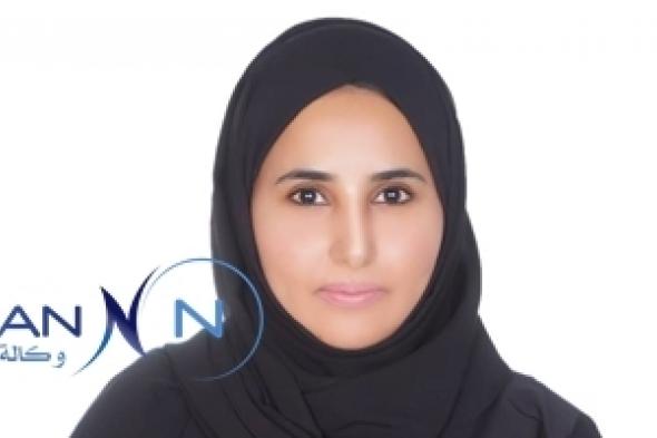 نورا الكربي إماراتية فائزة بالجائزة الأولى  لمجلس الشباب العربي للتنمية المتكاملة لعام 2014