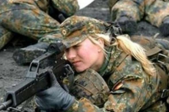 " ديلى ميل": الدفاع البريطانية تصدر" قرار تاريخى" بانضمام النساء للصفوف الامامية بالجيش