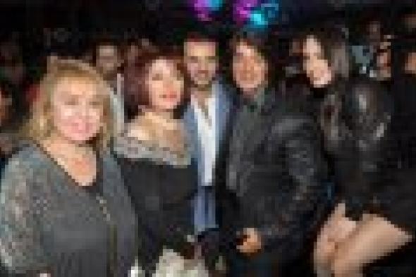 بالصور.. عرض أزياء هاني البحيري يجمع نجمات الفن