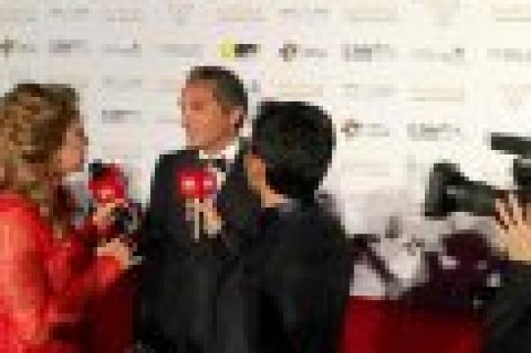 بالصور: باسم يوسف وإيفا لونجوريا أبرز نجوم الحفل الخيري بمهرجان دبي