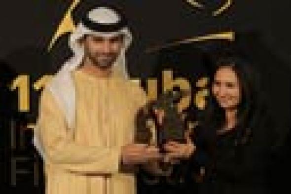 صورة- "أنا نجوم بنت العاشرة ومطلقة" يحصد جائزة "المهر الطويل" بمهرجان دبي السينمائي