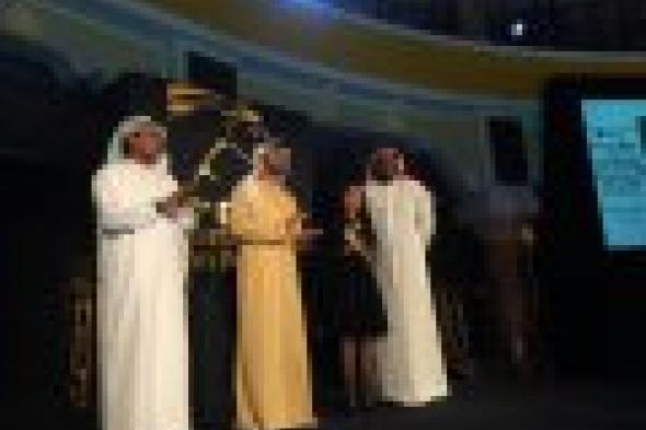بالصور: اليمينة خديجة السلامي تقتنص جائزة أفضل فيلم من "دبي السينمائي"