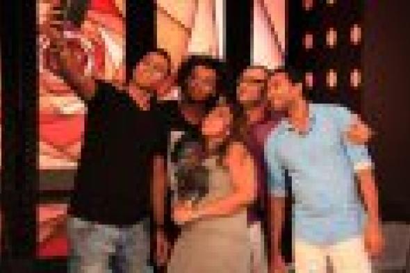 بالصور: مي كساب وأوكا في أول ظهور بعد خطبتهما مع "سعد وسعد"