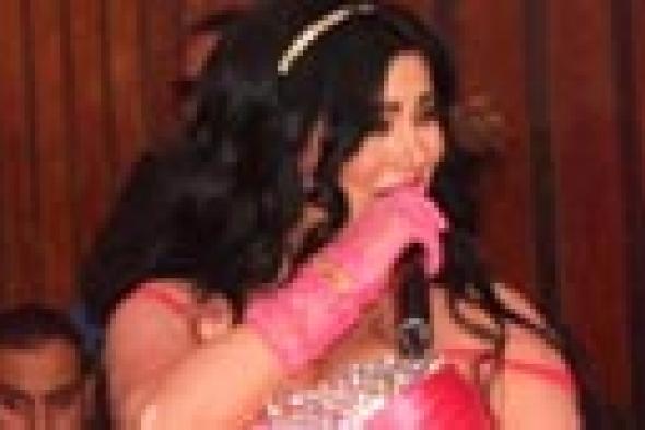 بالصور- "البمبي" يسيطر على حفل مروى في رأس السنة