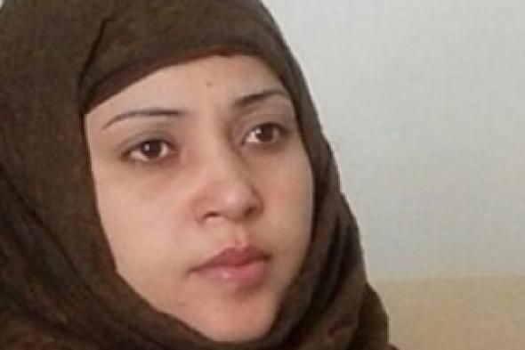 ارتداء محامية لـ «الجينز» في اليمن يُشعل وسائل التواصل الاجتماعي