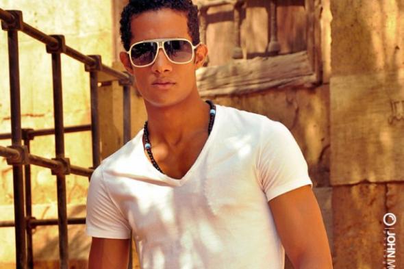 بالفيديو: محمد رمضان يعلن انسحابه من سباق رمضان 2015