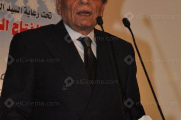 بالصورة: الزعيم يفاجئ نيكول سابا في أول يوم تصوير مسلسل "ألف ليلة وليلة"