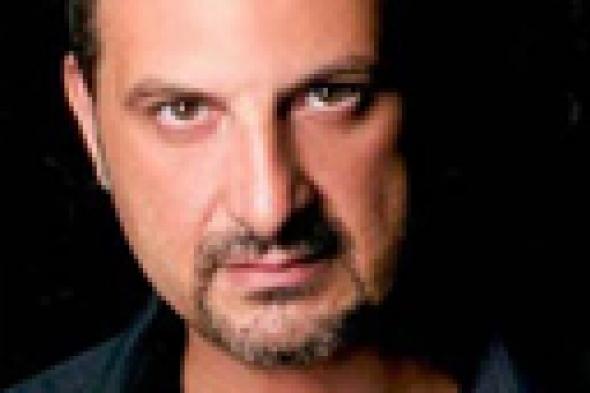"الأديب" خالد الصاوي يروّج لمؤلفاته في معرض القاهرة الدولي للكتاب