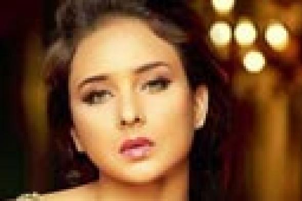 نيللي كريم تطالب بحذف كلمة "حيوان" من قاموس "الشتائم