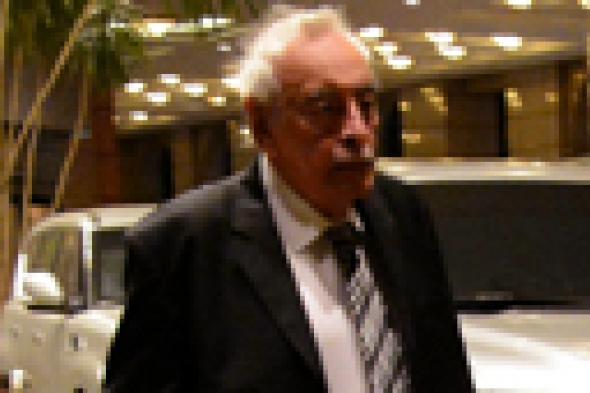 خالد الصاوي يعتذر عن نشر شائعة وفاة جميل راتب