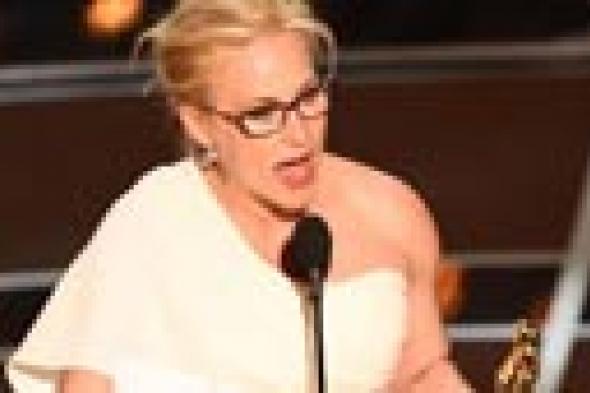 باتريشيا أركيت تفوز بأوسكار أفضل ممثلة مساعدة وتنادي بحقوق المرأة