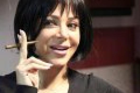 بالصور: سوزان نجم الدين في كواليس "امرأة من رماد"