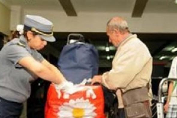 العاملات في الجمارك الجزائرية بلا حجاب