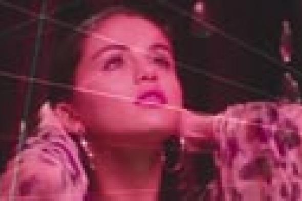 بالفيديو- سيلينا جوميز نادرة الظهور مع حبيبها المزعوم زيد في أغنيتهما الأولى