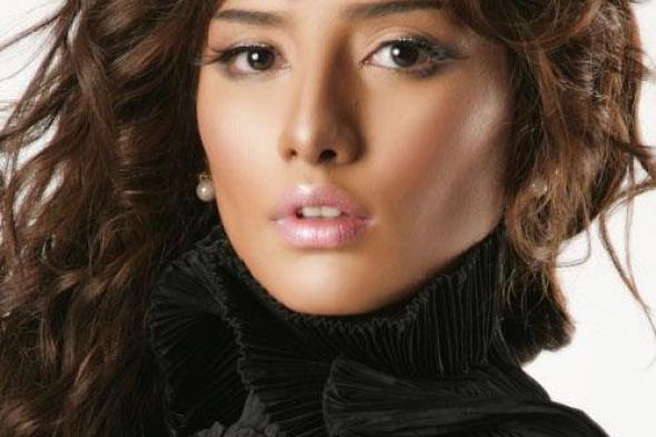 زينة تكشف حقيقة رسائل محامية أحمد عز!