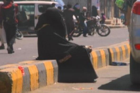 نساء على أرصفة صنعاء عرضة للتحرش والابتزاز